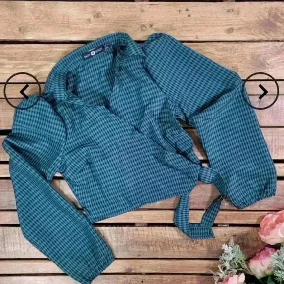 TOP WRAP AROUND SIZE L BY DAISY STREET NEW WITH TAG - Picture 3 of 3